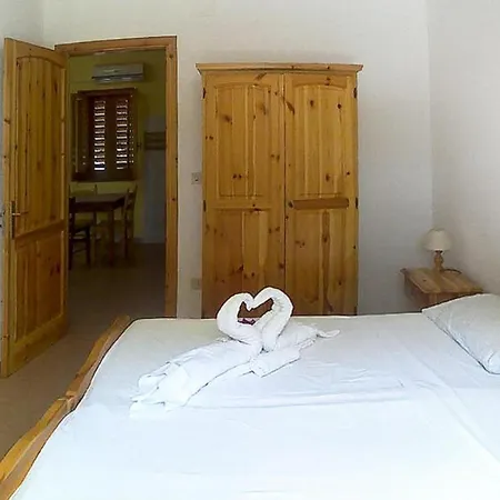 2 Bedroom Lovely In *